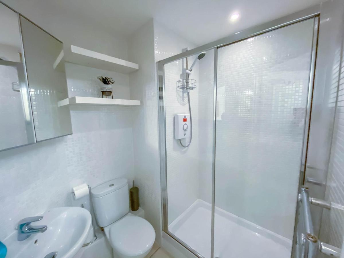 The Augustine - Modern Two Bed Ground Floor Apartment With Parking Canterbury Exterior foto
